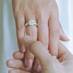Elegan dan Tidak Berlebihan: Cincin Kawin Simpel dari The Palace Jeweler untuk Pasangan Modern
